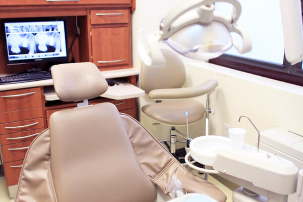 NYC dentist -examination room in Sachar dental NYC